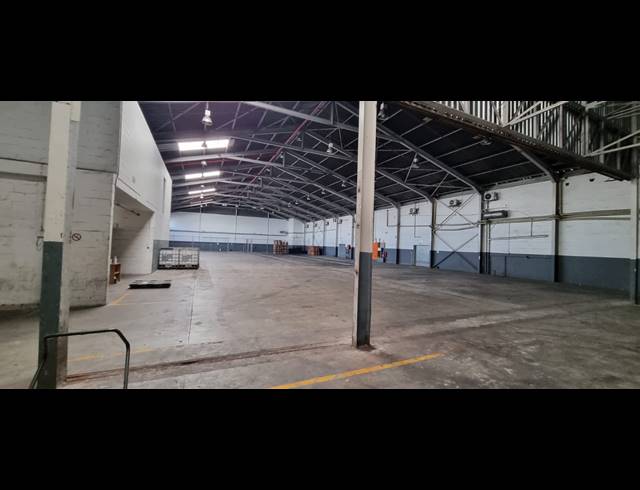 2,549M² WAREHOUSE TO LET IN AIRPORT INDUSTRIA